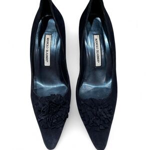 Manolo Blahnik Navy Suede pumps